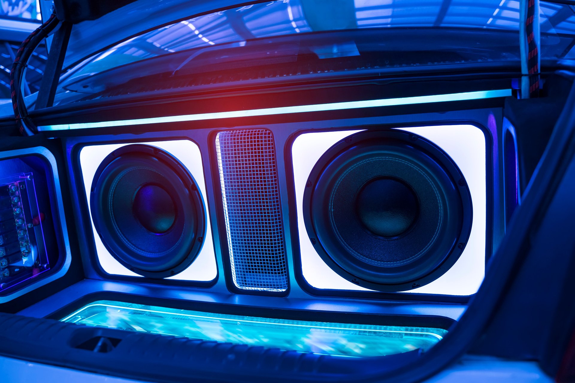5 Loud and Clear Signs You Need New Car Speakers