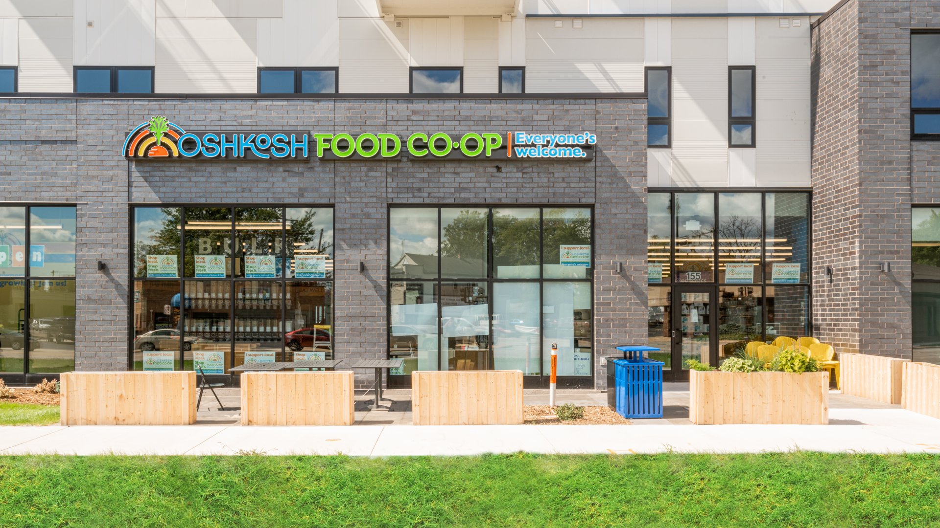 Apartment Living Near Riverfront and Downtown Oshkosh Amenities