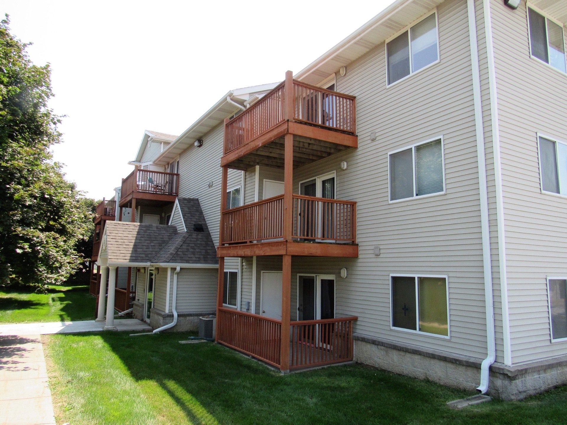 Burlington Square Apartments