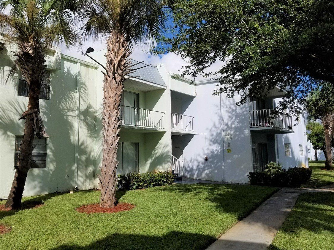 Clear Lake Palms Infinity BH West Palm Beach