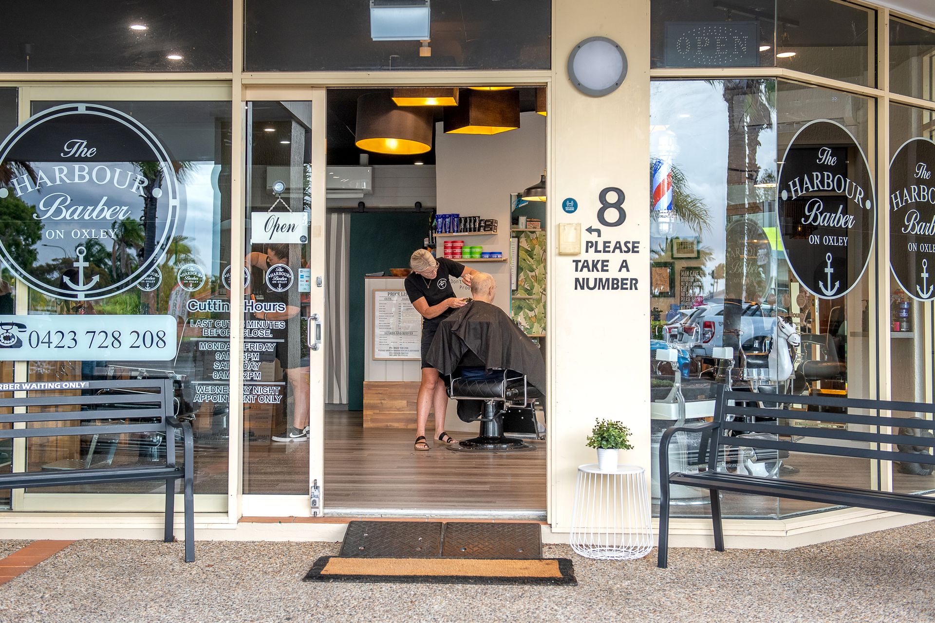 THE HARBOUR BARBER ON OXLEY