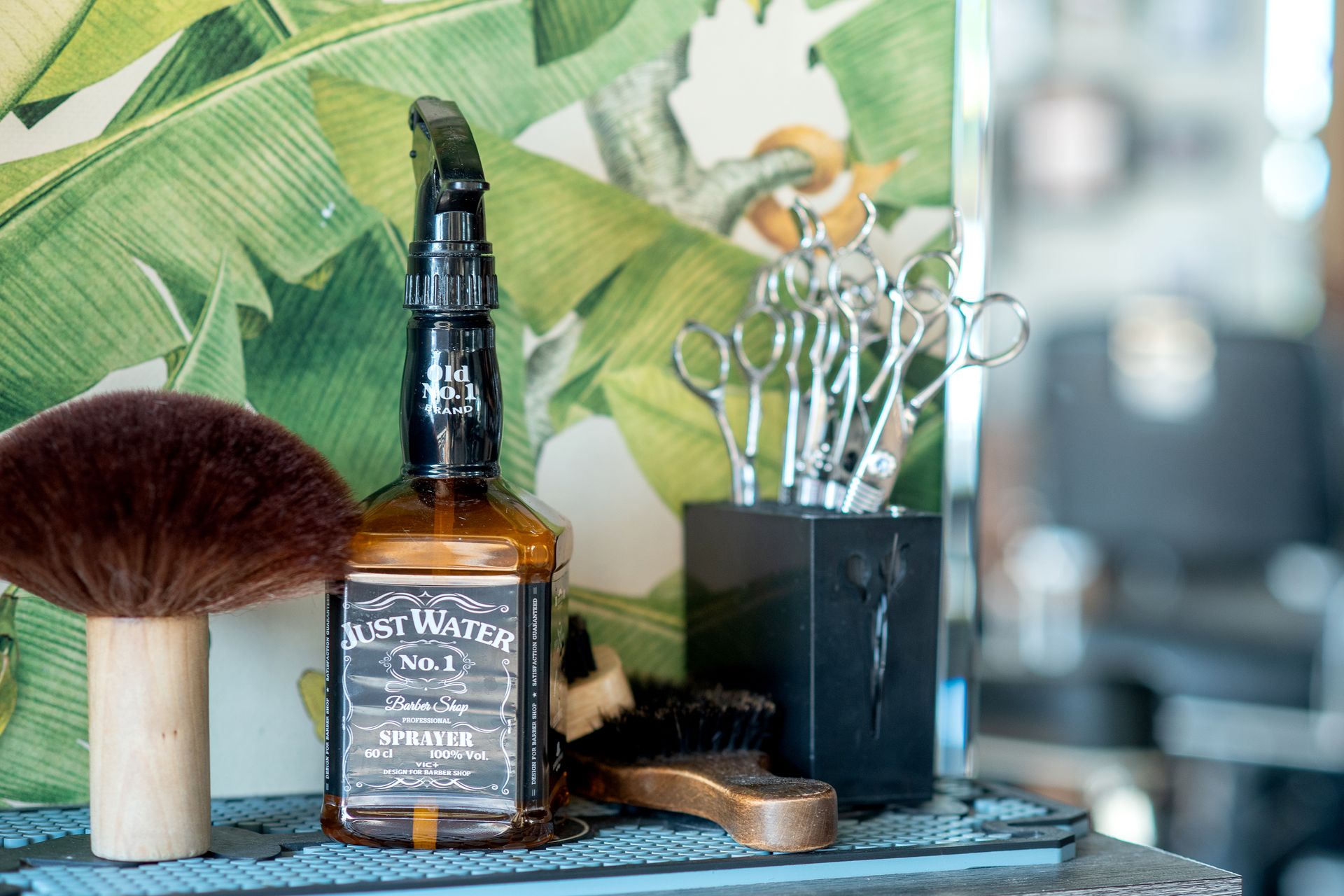 THE HARBOUR BARBER ON OXLEY