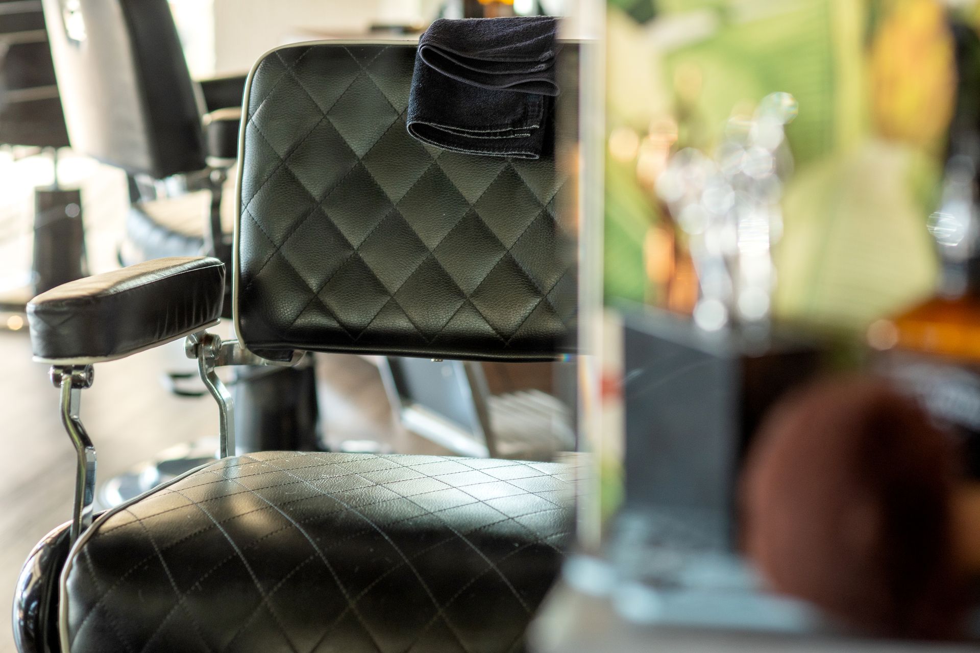 THE HARBOUR BARBER ON OXLEY