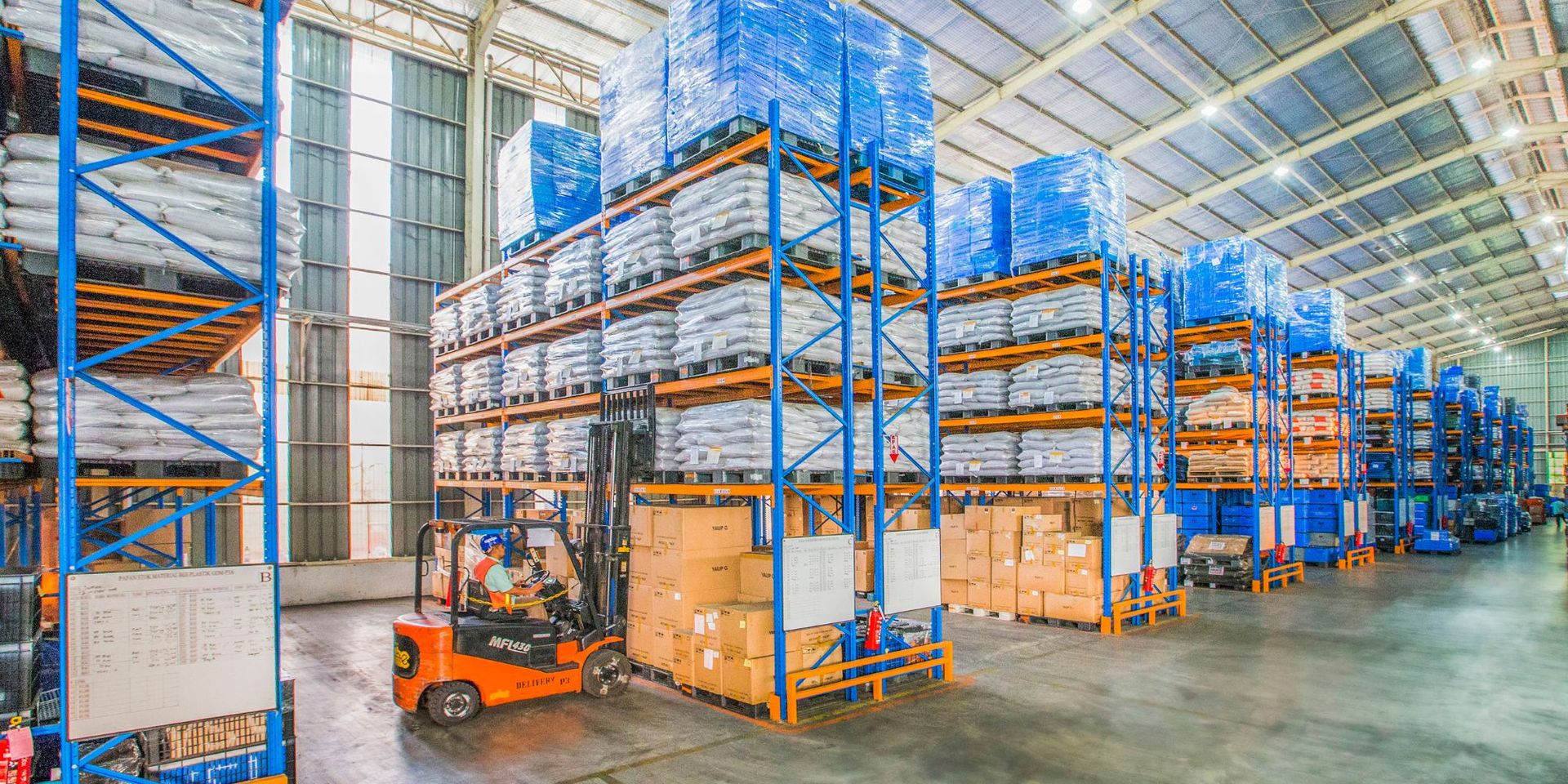 What Is the Correct Working Temperature for Your Warehouse?