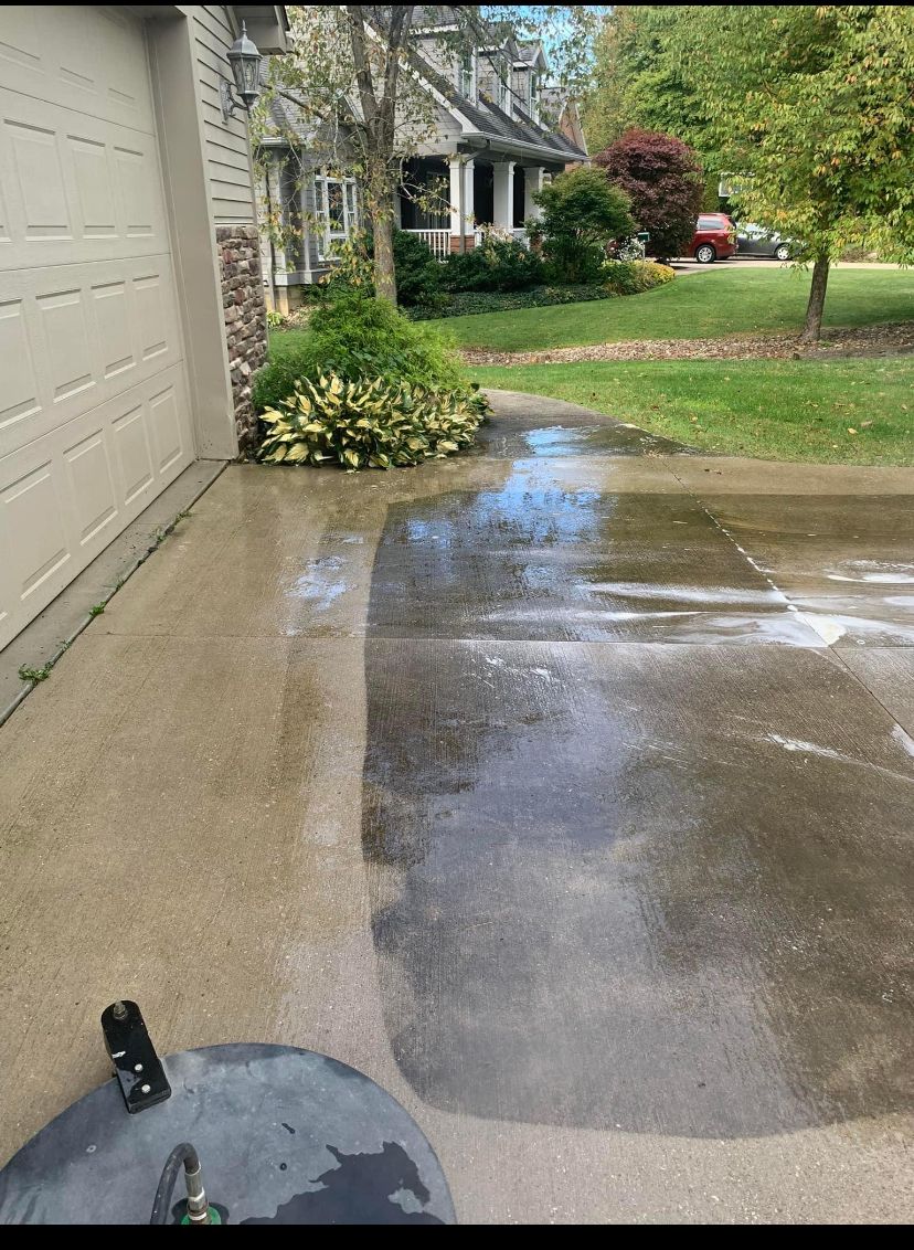 Pressure Washing Service in Youngstown, OH VALLEY CURBSIDE CLEANING