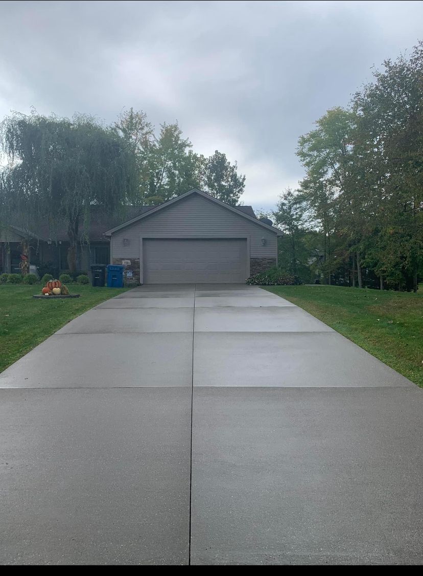 Pressure Washing Service in Youngstown, OH VALLEY CURBSIDE CLEANING