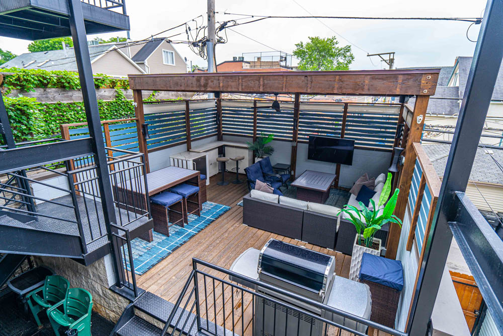 An Outdoor Entertainers Paradise Roscoe Village Deck Project IRPINO