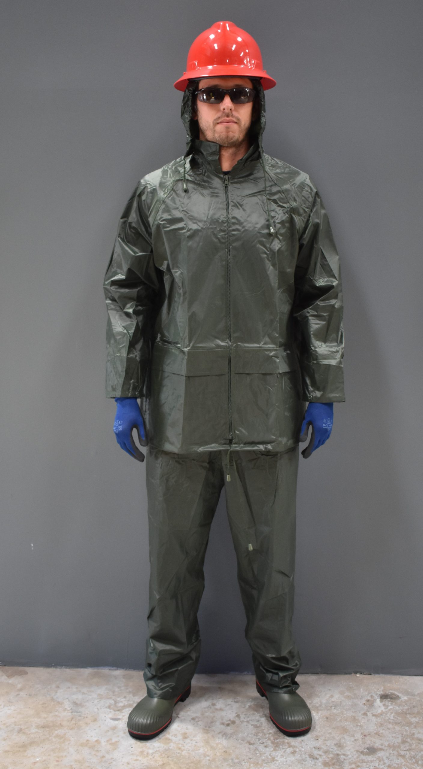 Suit, Rainsuit (GREEN). Polyester/PVC Coated Jacket/Pants. 20mm, 100