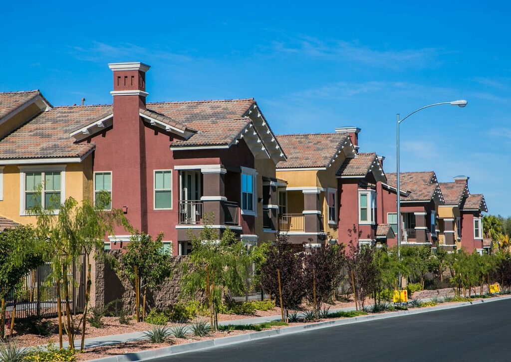 Green Leaf Volare, Las Vegas (see pics & AVAIL)