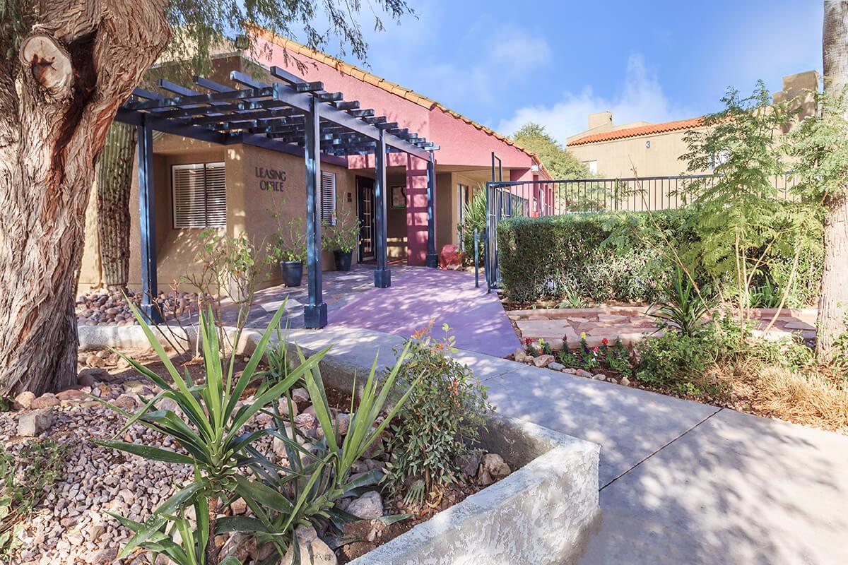 San Marin, Tucson (see pics & AVAIL)