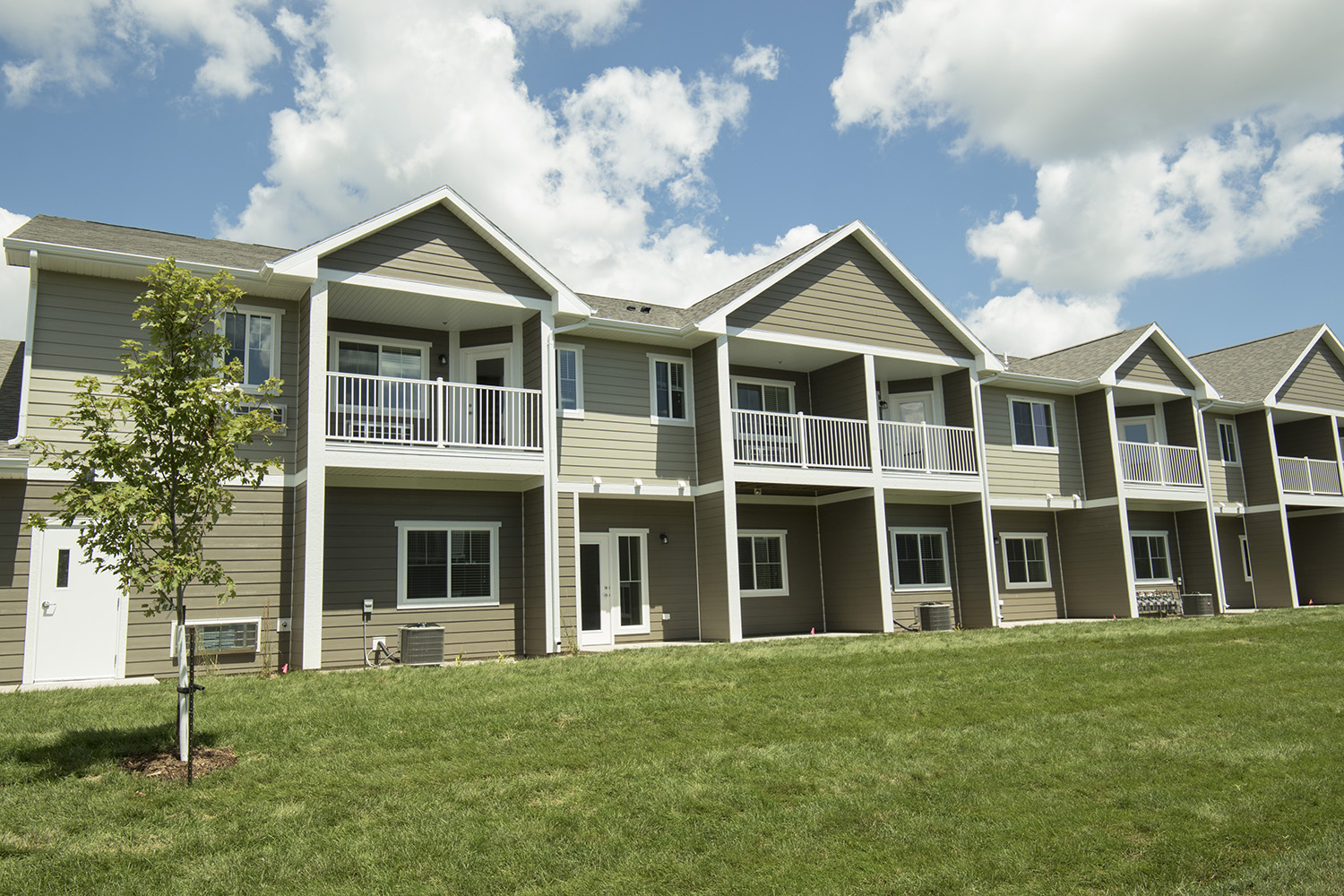 Dublin Square Townhomes, Sioux Falls (see pics & AVAIL)