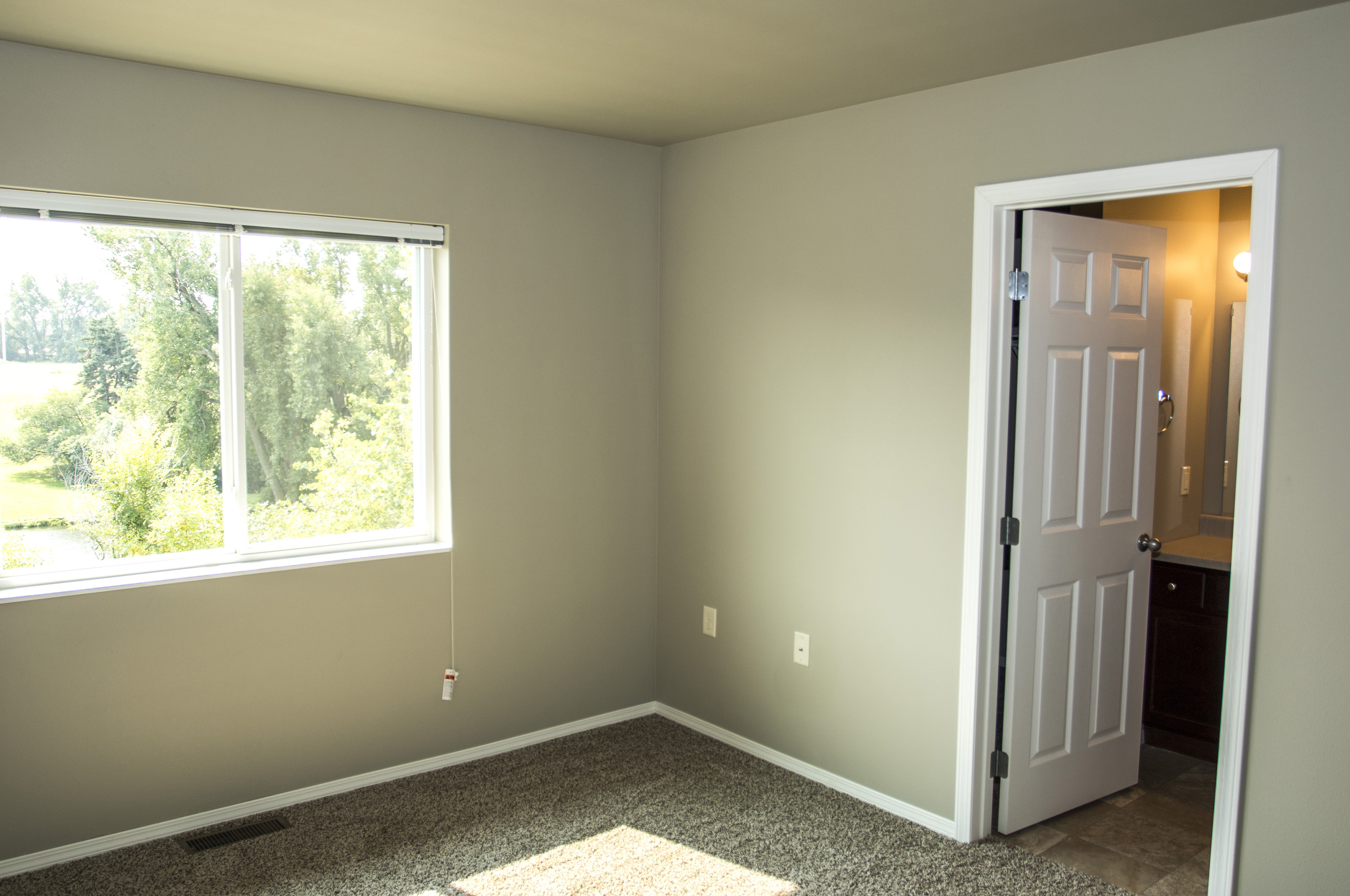 Riverbend Townhomes, Sergeant Bluff (see pics & AVAIL)