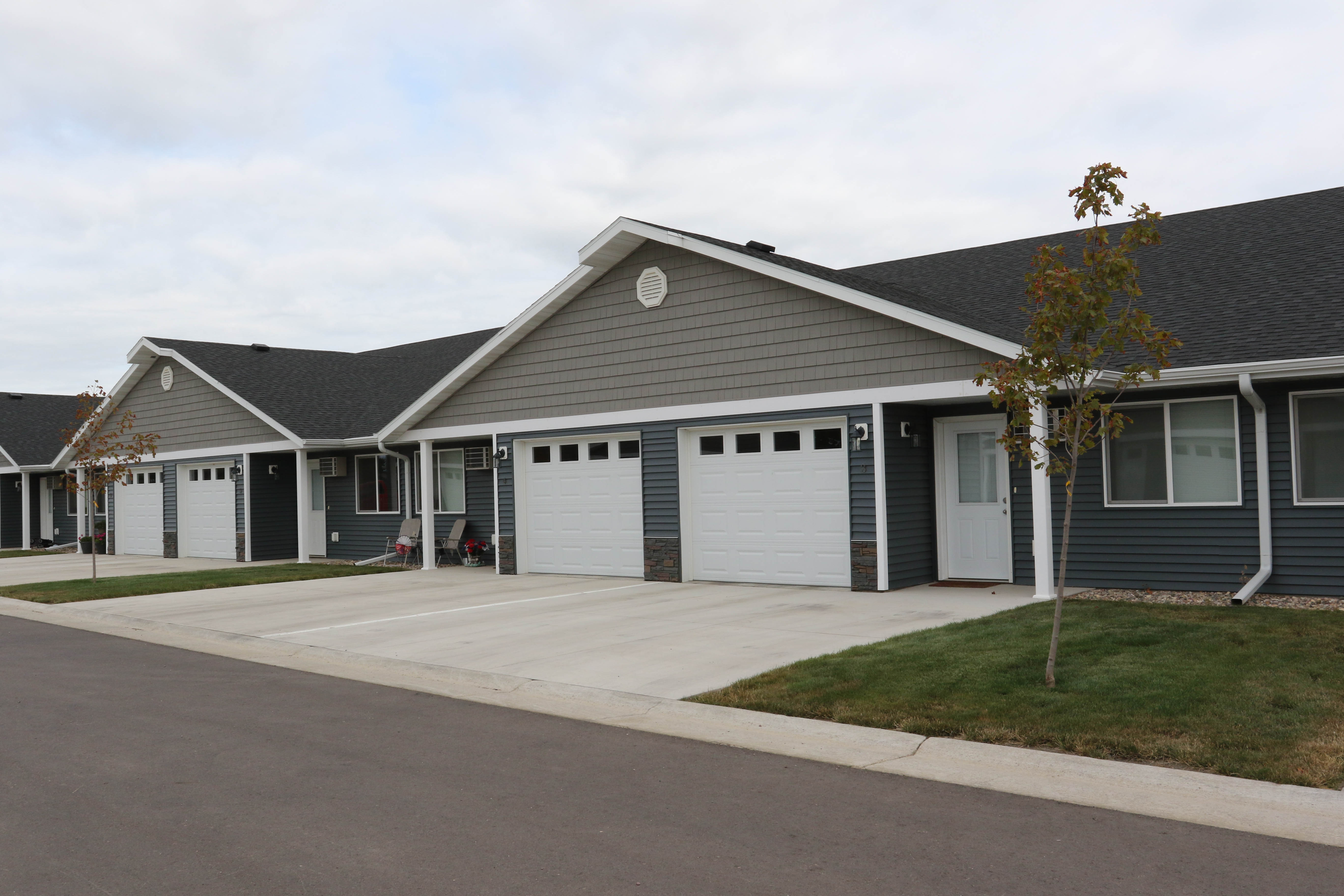 Foxtail Creek Townhomes, Sioux Falls (see pics & AVAIL)