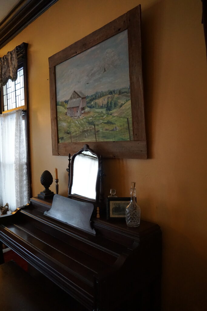 The King's Throne Inn - living area