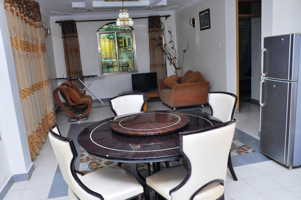 Evelyn Apartments iSafiri