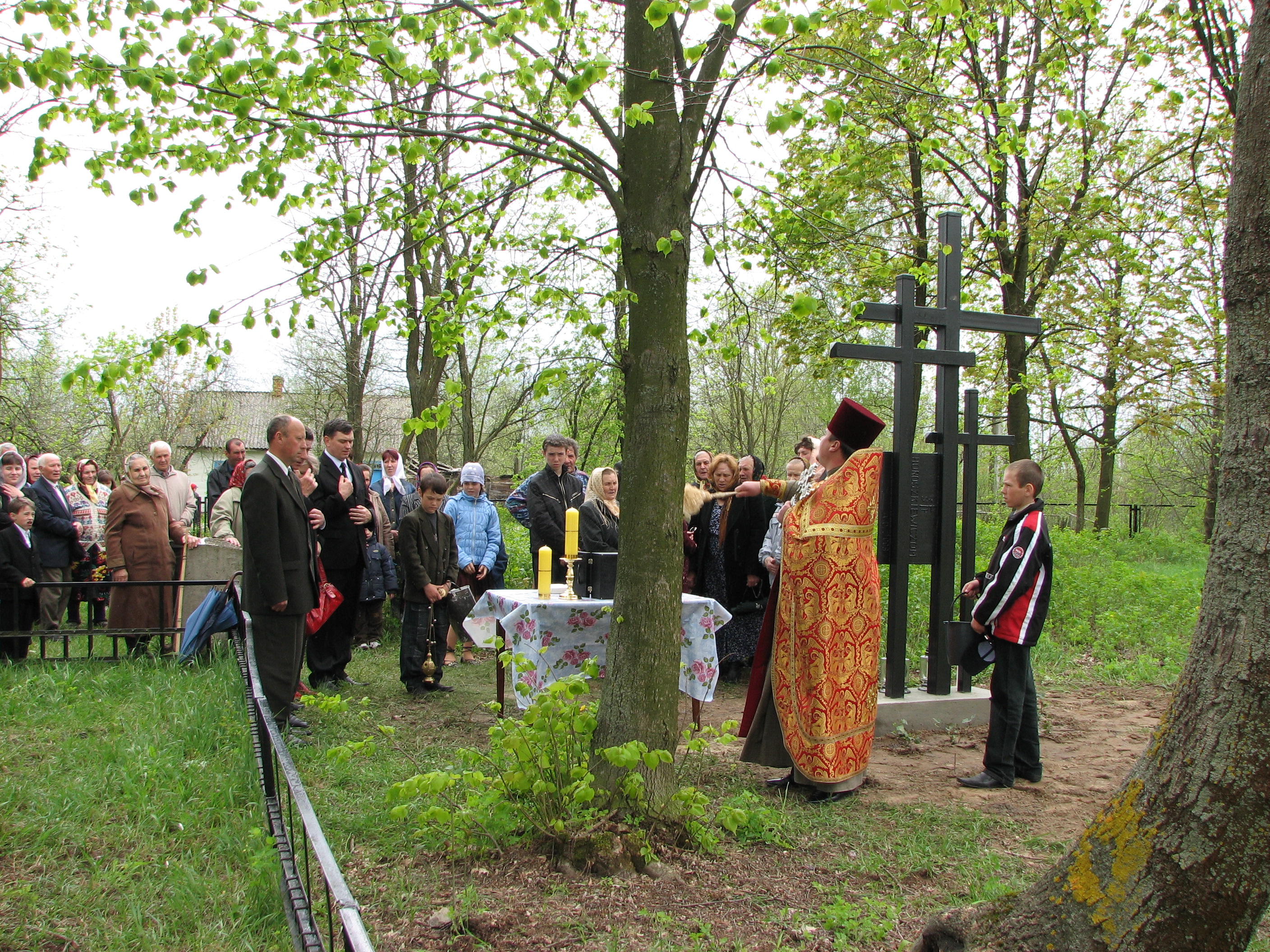 Krzyż Horoszkiewiczów na Wołyniu Ks.Tadeusz IsakowiczZaleski