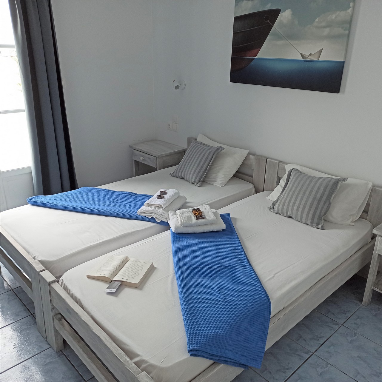 Studio Apartments For rent with Sea View Isalos Paros Naousa Greece