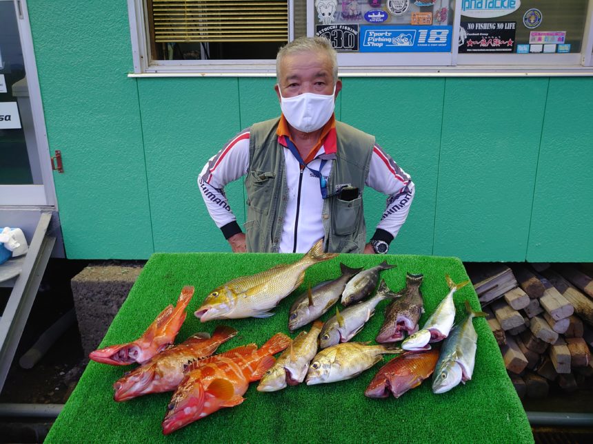 半夜釣りで高尾さんがタマミ、アカハタ、イサキをゲット。｜磯釣り・カセ釣り・ボート釣りの石倉渡船｜三重県紀北町