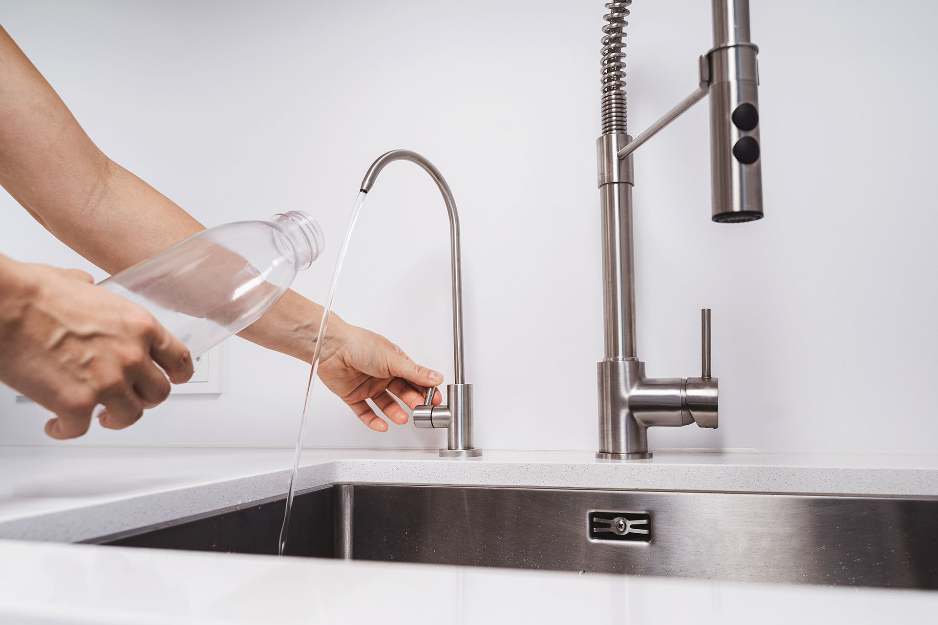 Is it Safe to Reuse Water Bottles? Exploring the Pros and Cons