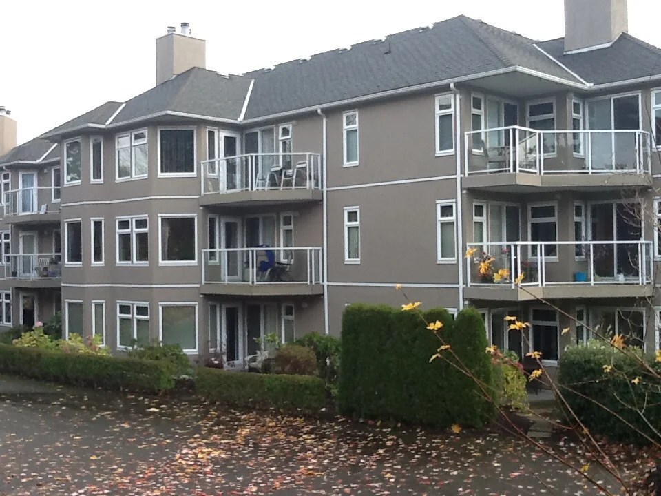 Royal Oak Estates Island Deckmaster