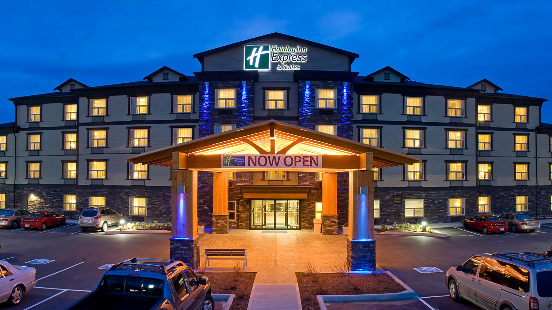 Holiday Inn, Courtenay BC Island Timber Frame