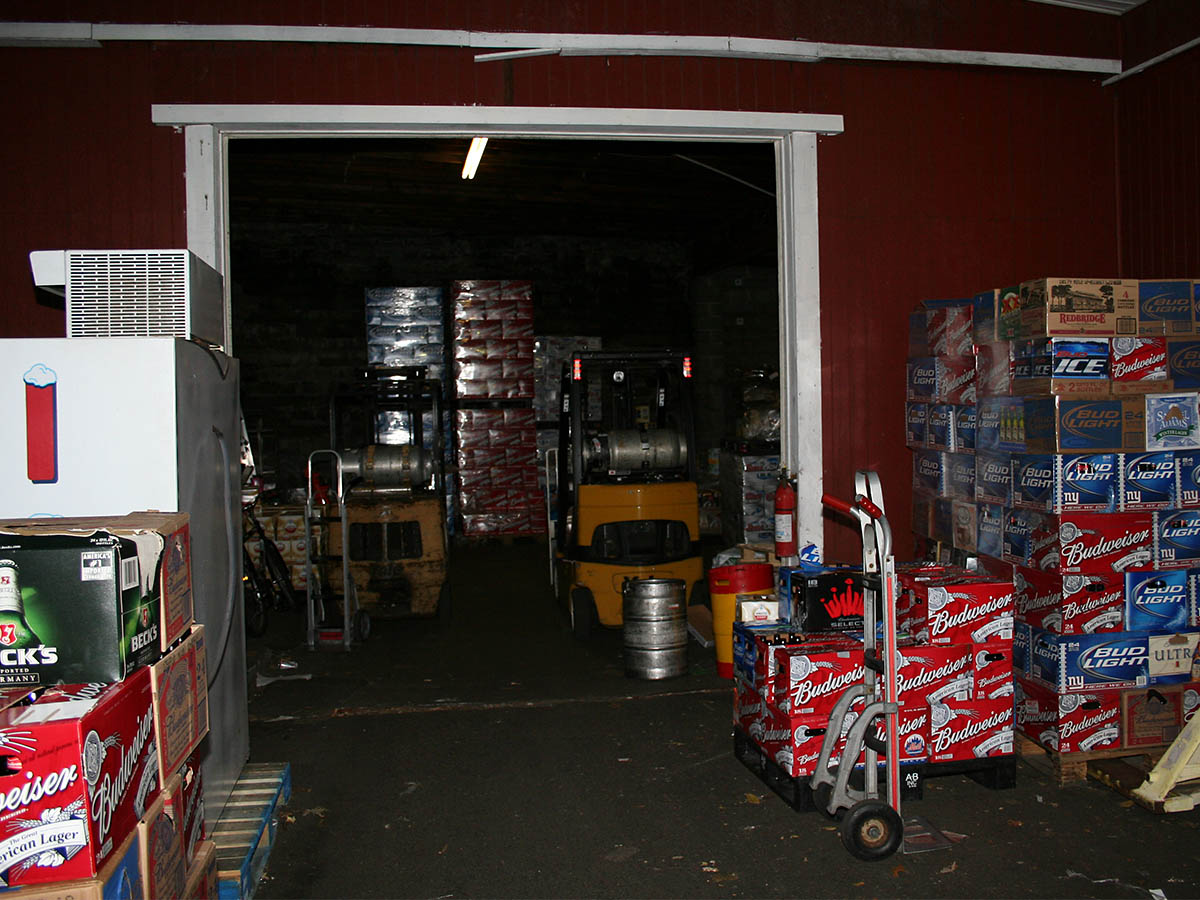 Islip Cold Beer and Beverage