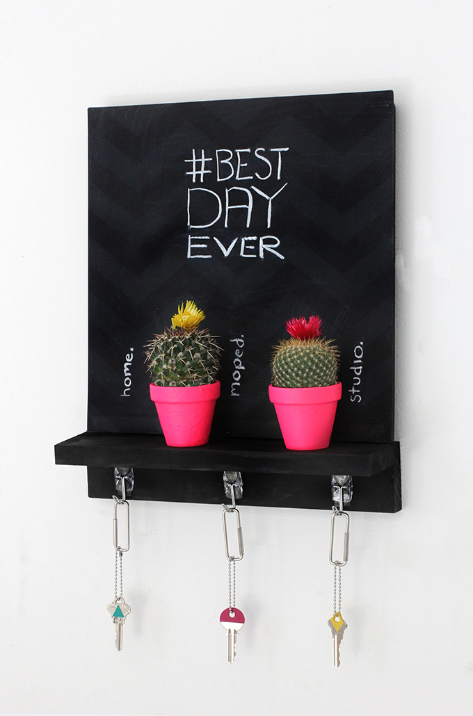 MY DIY Chalkboard Key Holder I SPY DIY