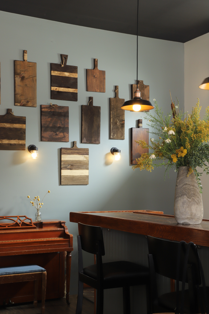 DIY Decorative Cutting Board Wall I SPY DIY