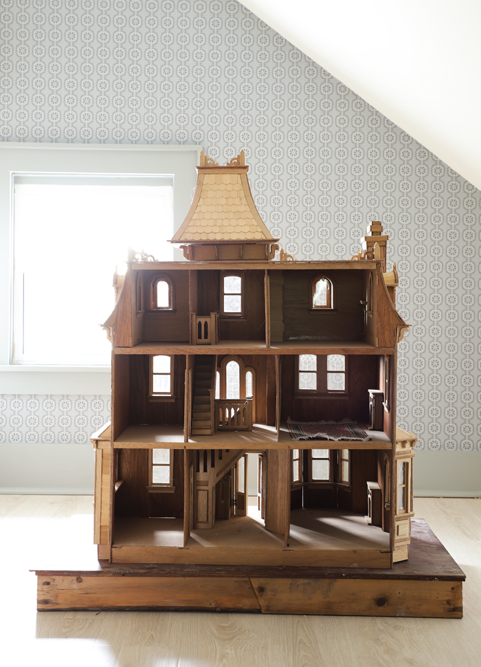 Introducing The Roxanne Victorian (aka My Dollhouse Renovation) I SPY DIY