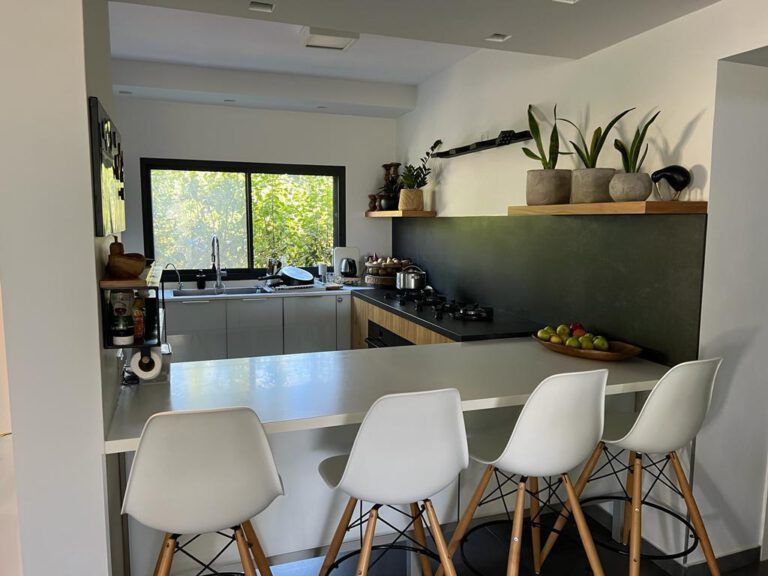 For sale a luxury 6.5 room villa in Zichron Yaakov Israprop