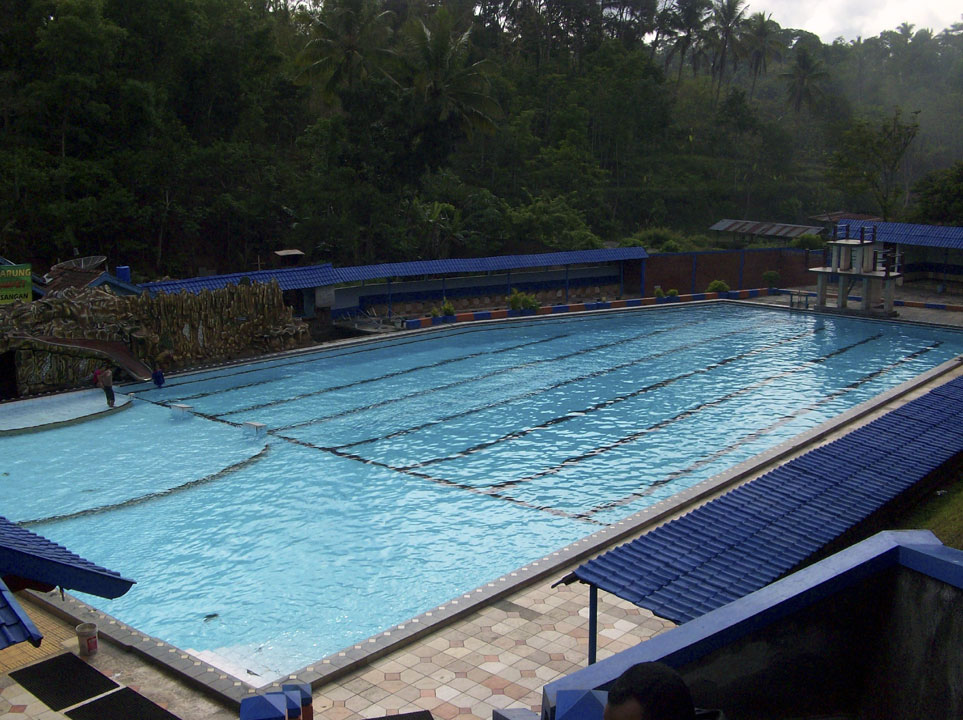 Segernya Berenang Di Kolam Renang Pisangan Di Pagi Hari | Berbagi Tak Pernah Rugi