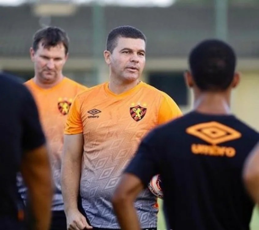 Umberto Louzer chama a responsabilidade para a má fase do Sport ISTOÉ