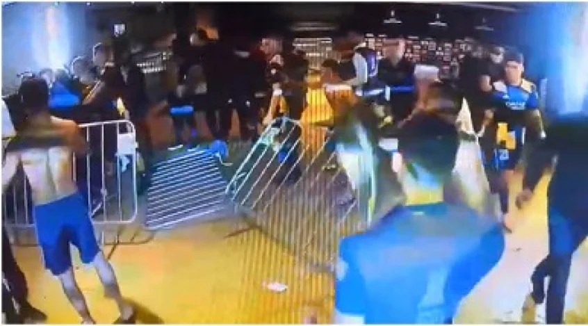 Lucí como cualquiera de las estrellas de la plantilla profesional xeneize o las gladiadoras con todos los elementos del uniforme de boca que adidas te ofrece en su catálogo. Delegação do Boca é detida em delegacia de BH, perde voo ...