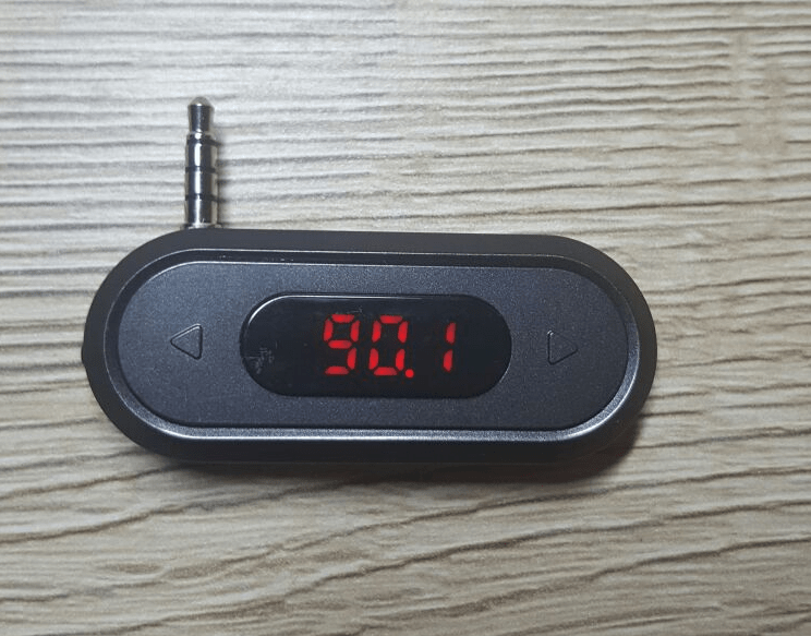 Im Auto Musik hören ohne Bluetooth, CD und AuxAnschluss? Der FM