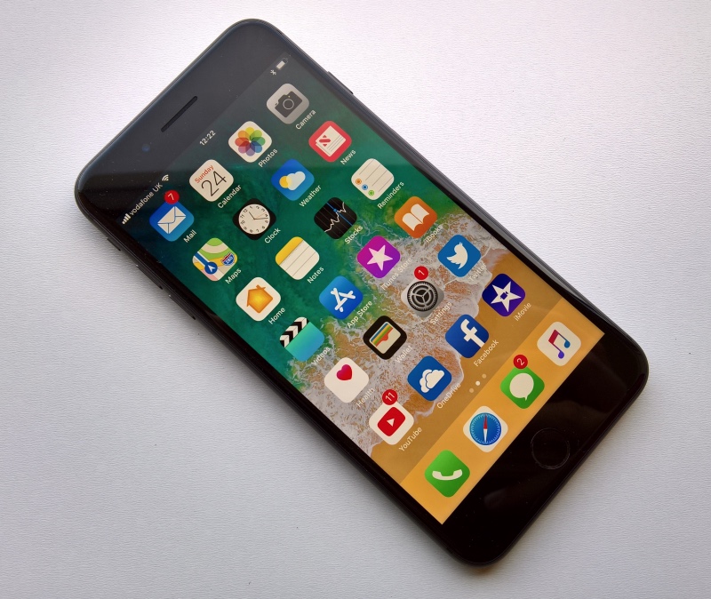 Стоит ли менять iPhone 8 на iPhone 12 mini? ITHERE.RU