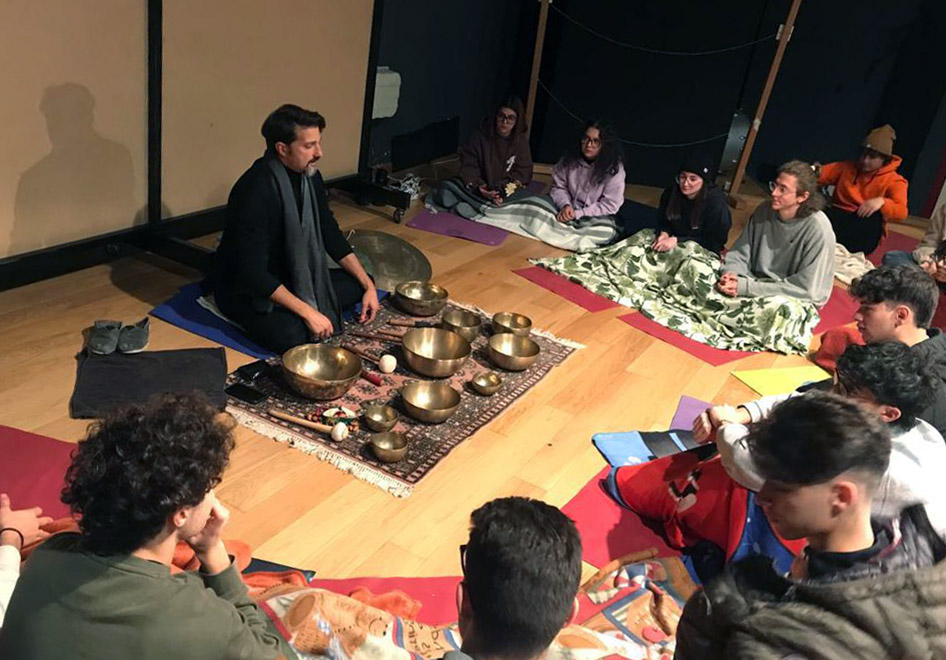 Entrare in sintonia con il suono The Mirror Italian Edition