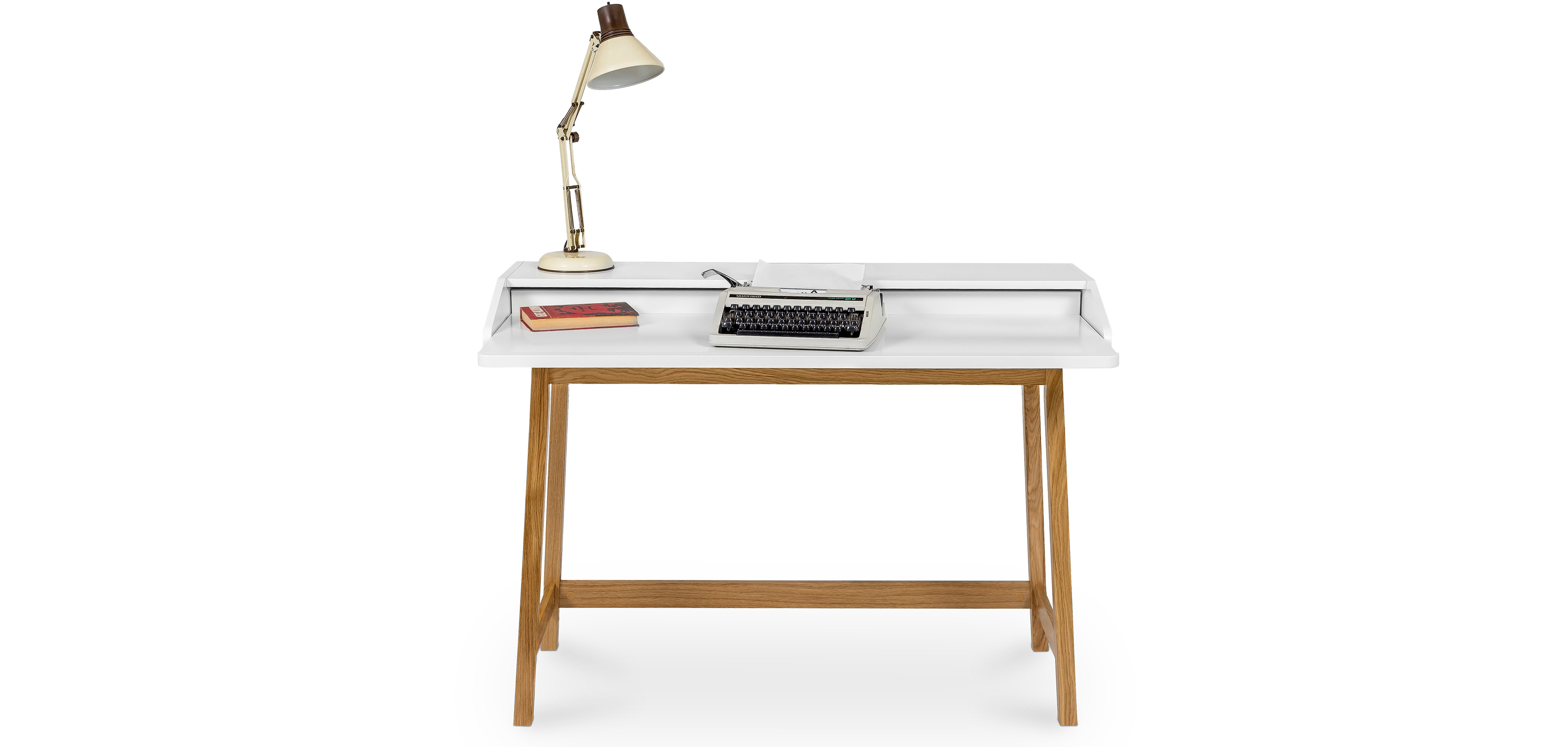 Scrivania di legno in stile scandinavo