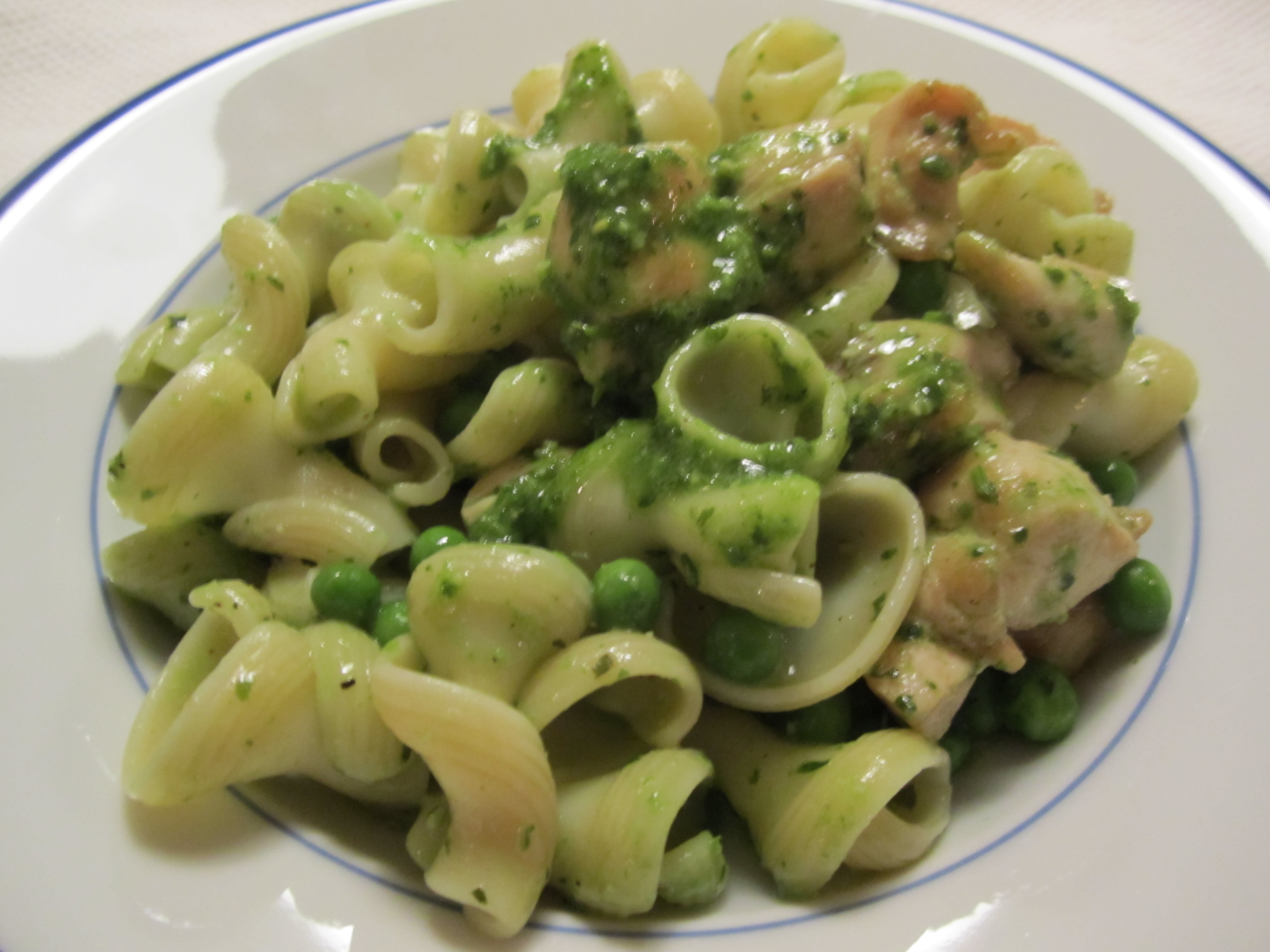 Pasta with Pesto, Chicken and Peas