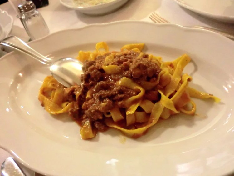 イタリアツアーの食事はまずい って本当 食事なしの方がよい