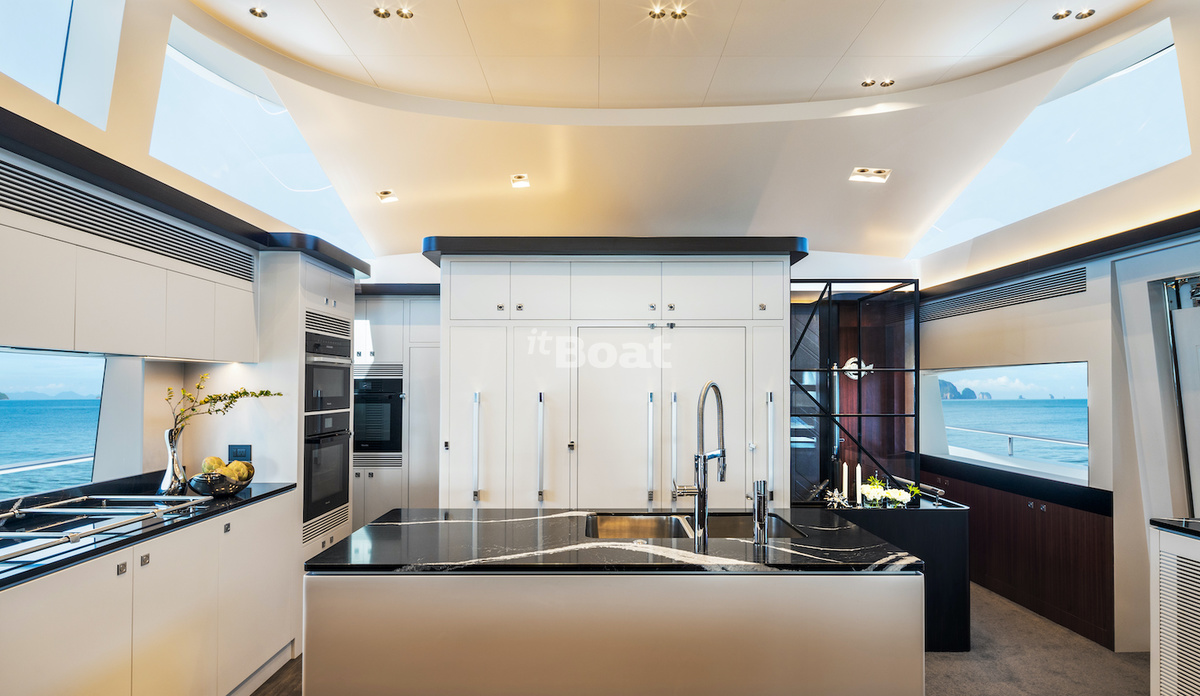 Hinckley Runabout 29 Prices, Specs, Reviews and Sales Information itBoat