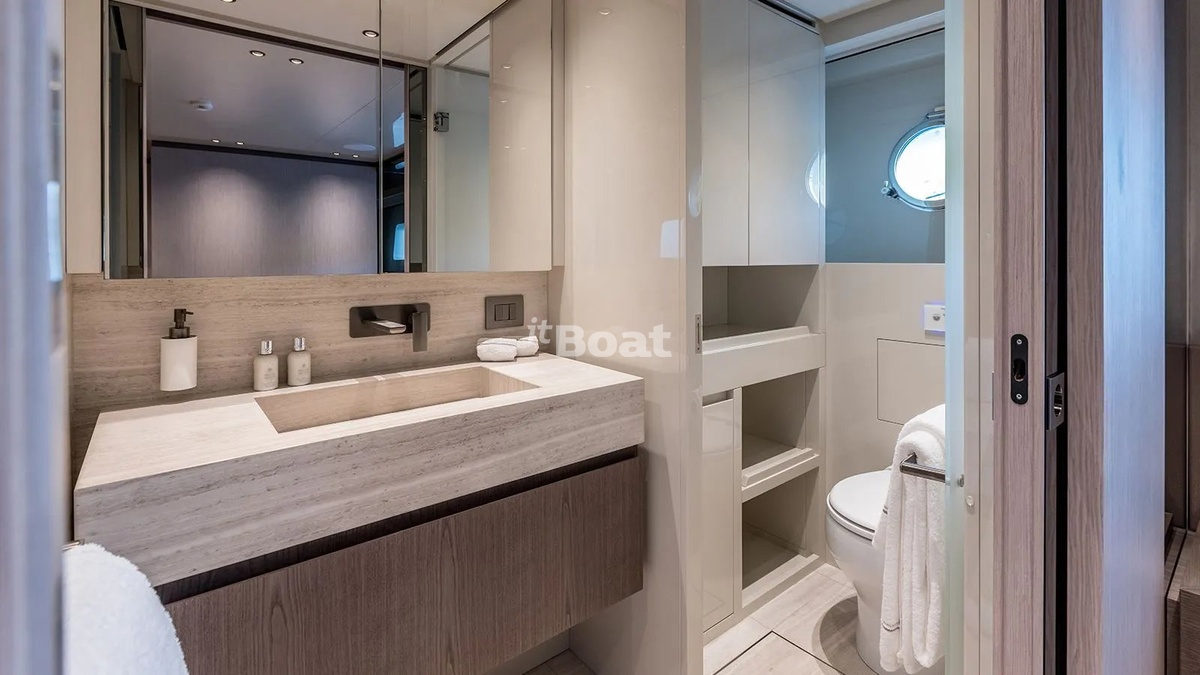 Hinckley Center Console 29 Prices, Specs, Reviews and Sales