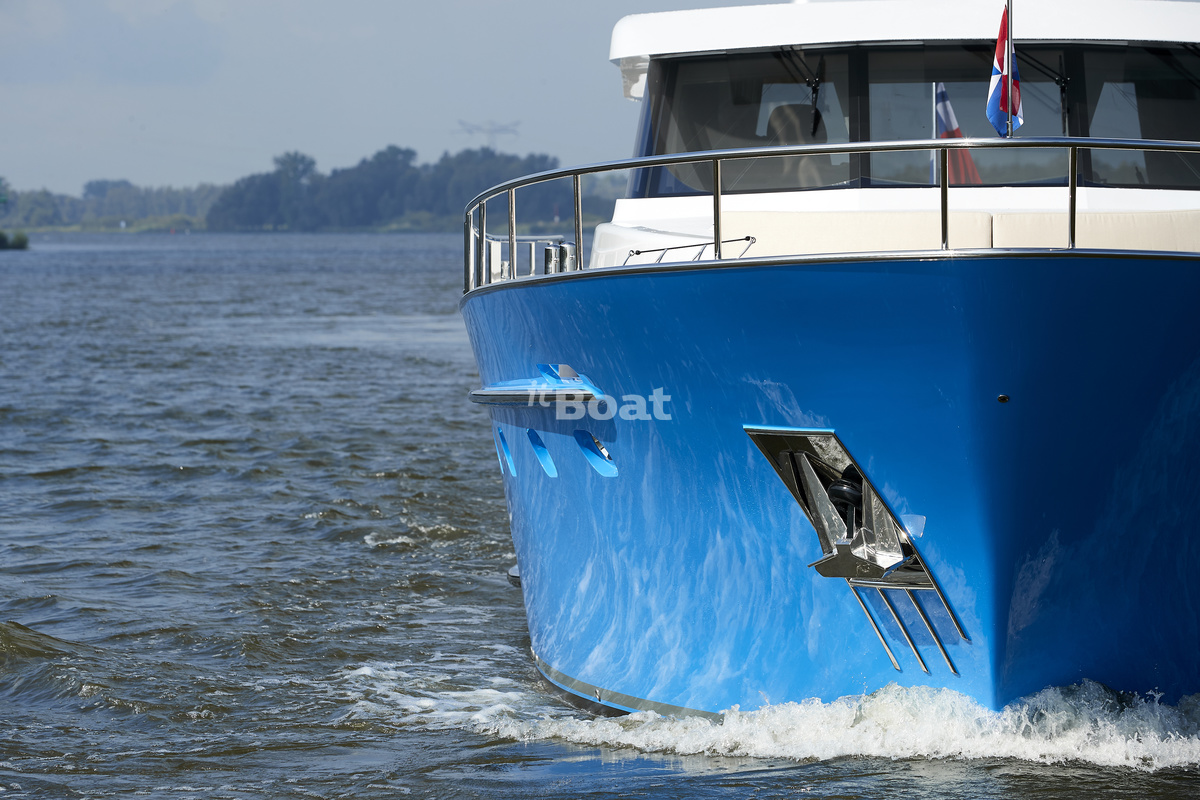 Van den Hoven Executive 1850 Prices, Specs, Reviews and Sales