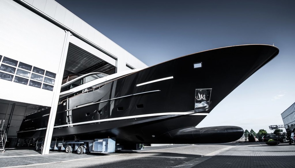 The largest Van der Valk yacht with an elevated wheelhouse launched