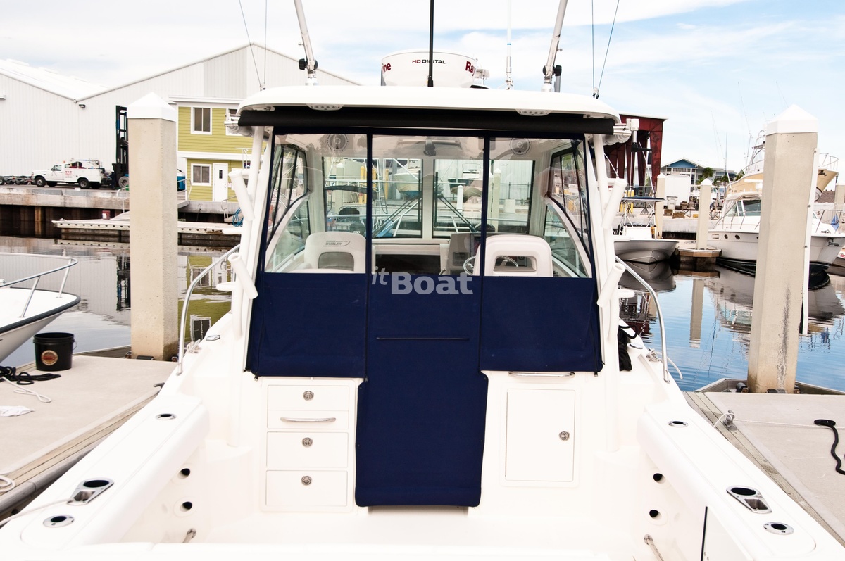 Boston Whaler 285 Conquest: Prices, Specs, Reviews and Sales