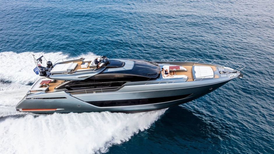 The best yachts of 2020 in the range from 24 to 30 meters . Talk about