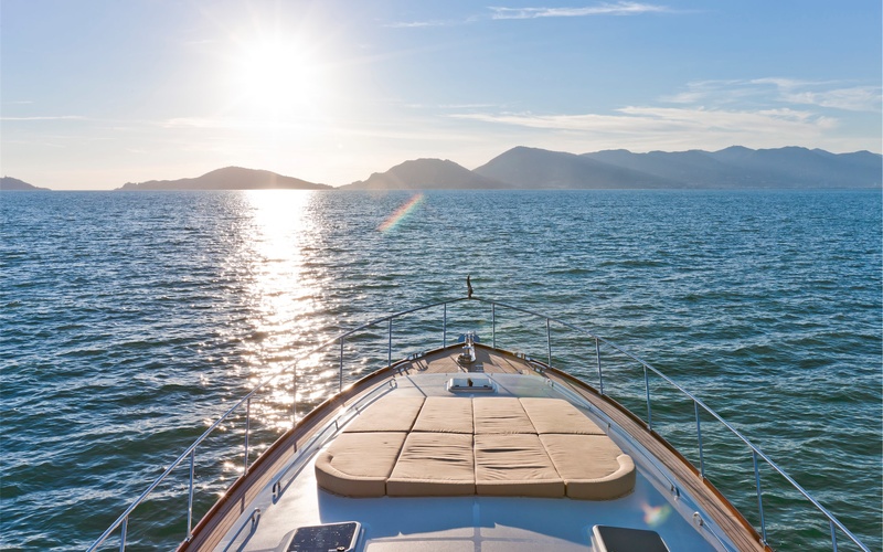 Hargrave 80' Flybridge Prices, Specs, Reviews and Sales Information