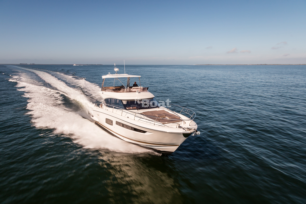 Prestige 560 Prices, Specs, Reviews and Sales Information itBoat