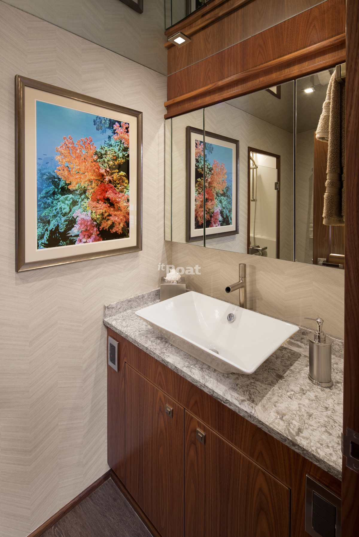 Viking 92C Prices, Specs, Reviews and Sales Information itBoat