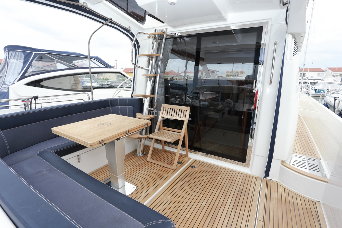 For Sale Nimbus 405 Flybridge (2018) motor yacht itBoat