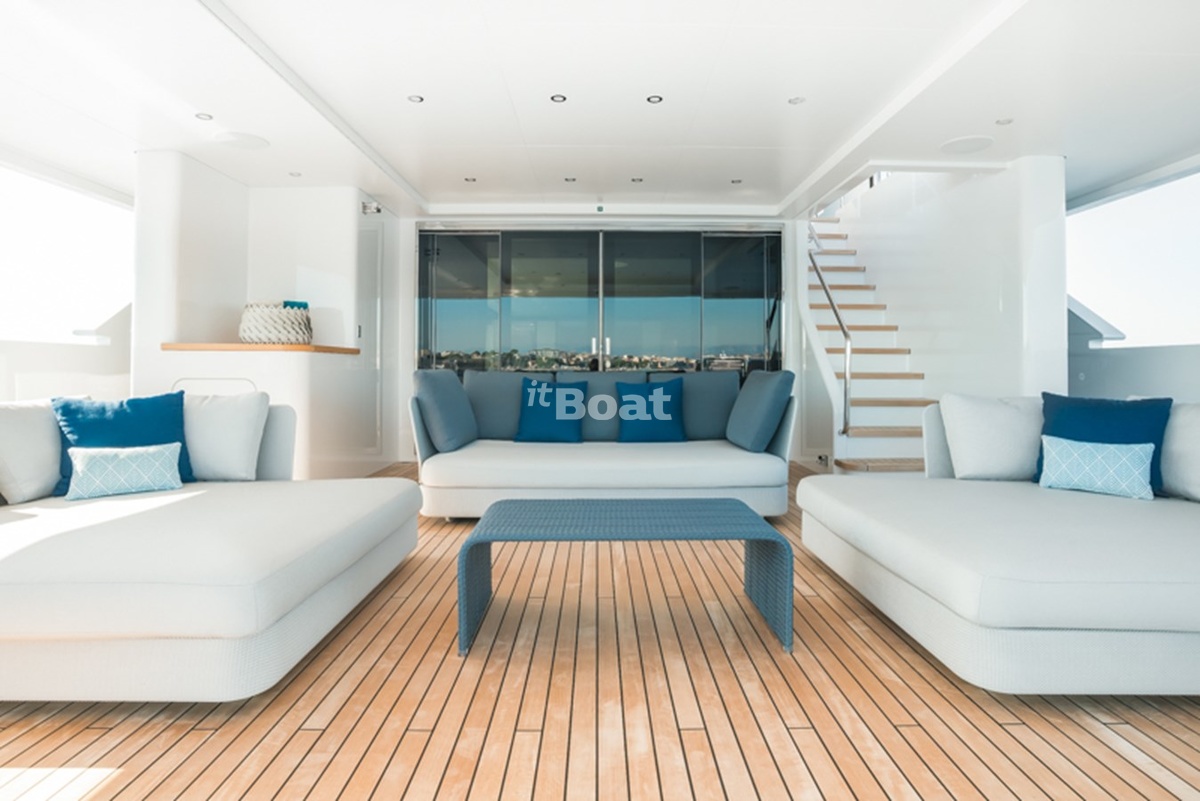 Carver C40 Command Bridge: Prices, Specs, Reviews and Sales Information